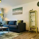 Stern Apartament *